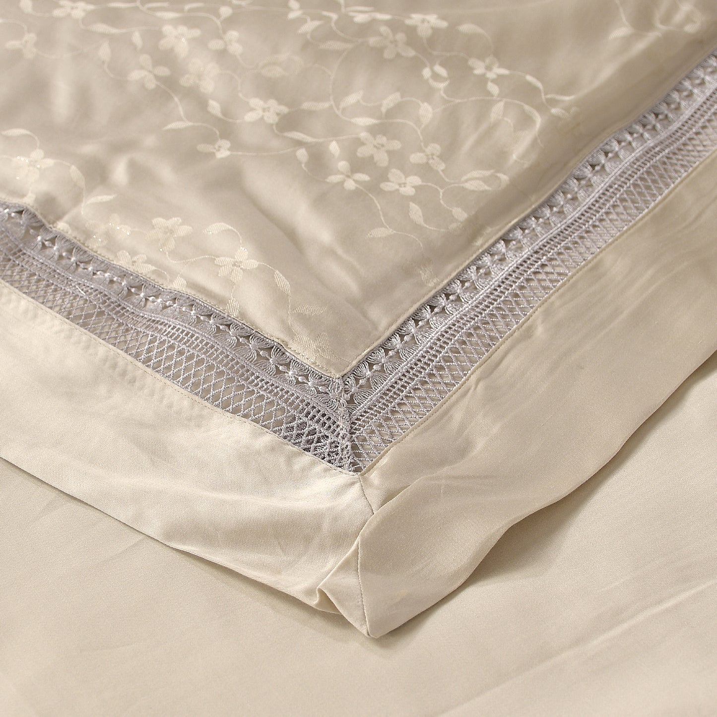 Serenity Comforter - Cotton Feel - Double Bed (90x100 inches)