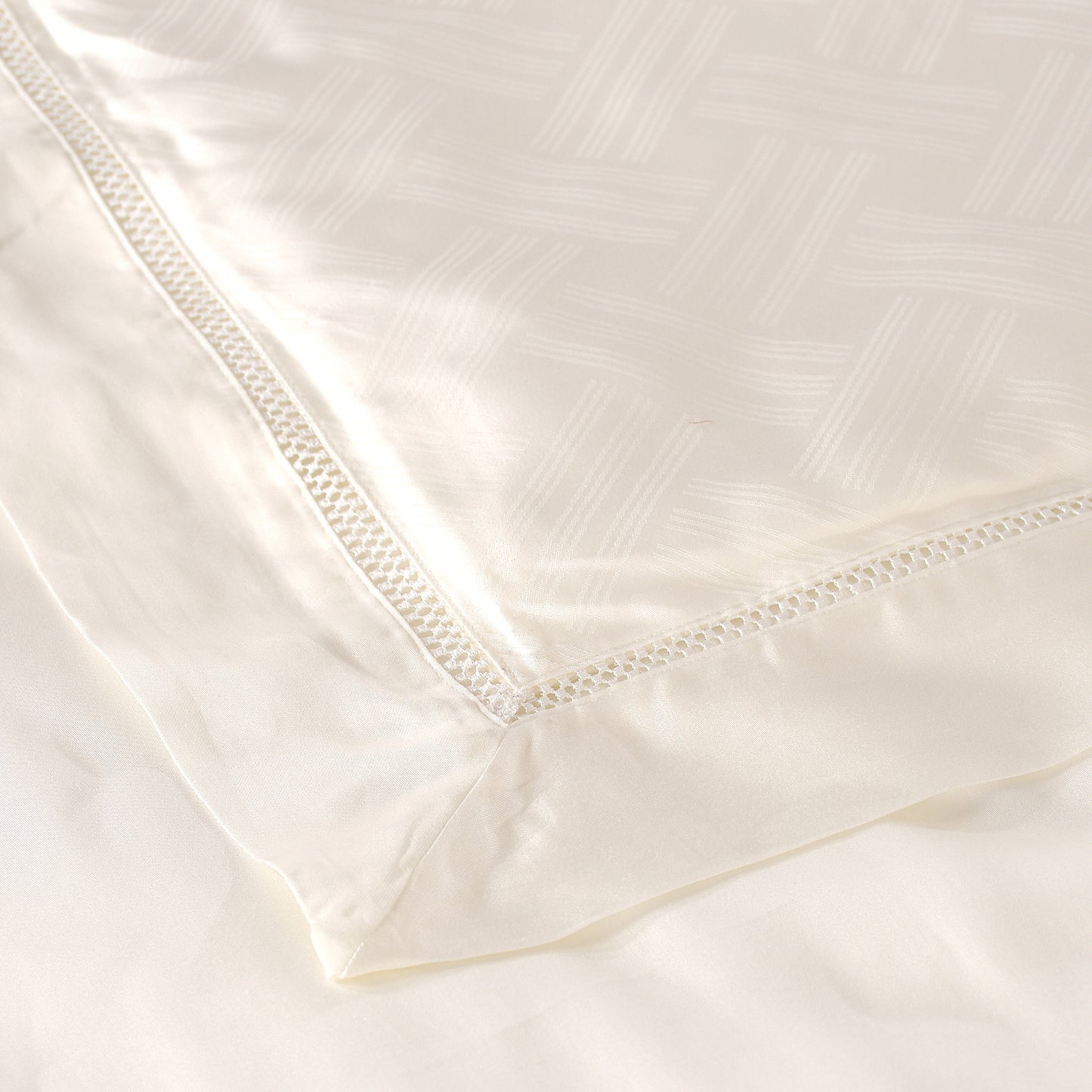 Serenity Comforter - Cotton Feel - Double Bed (90x100 inches)