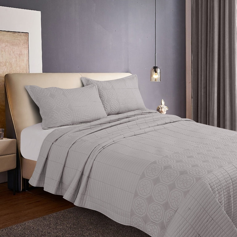 Iconic BedSpread -Double Bed (90x100 inches) with two Pillow covers