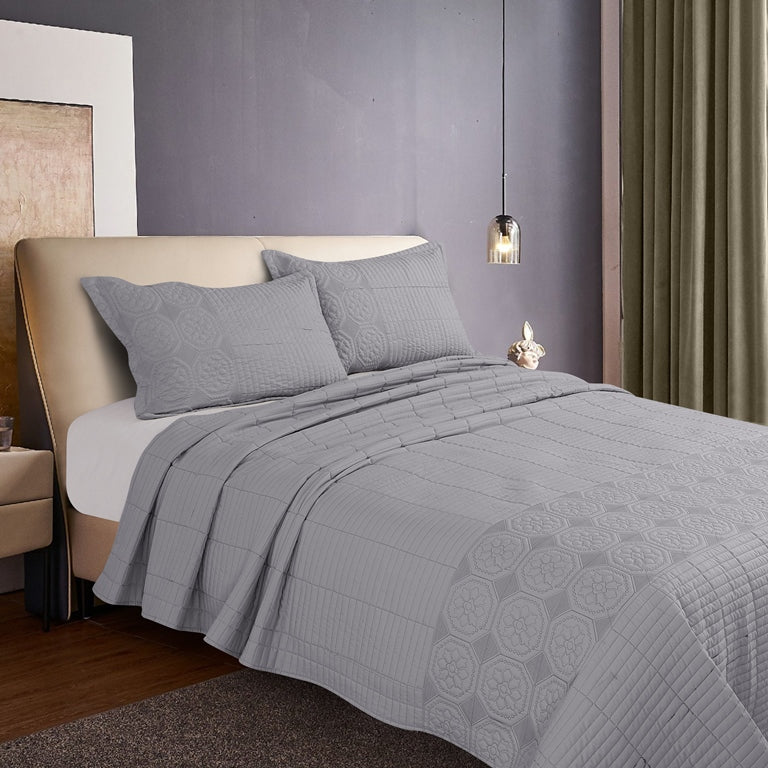 Iconic BedSpread -Double Bed (90x100 inches) with two Pillow covers