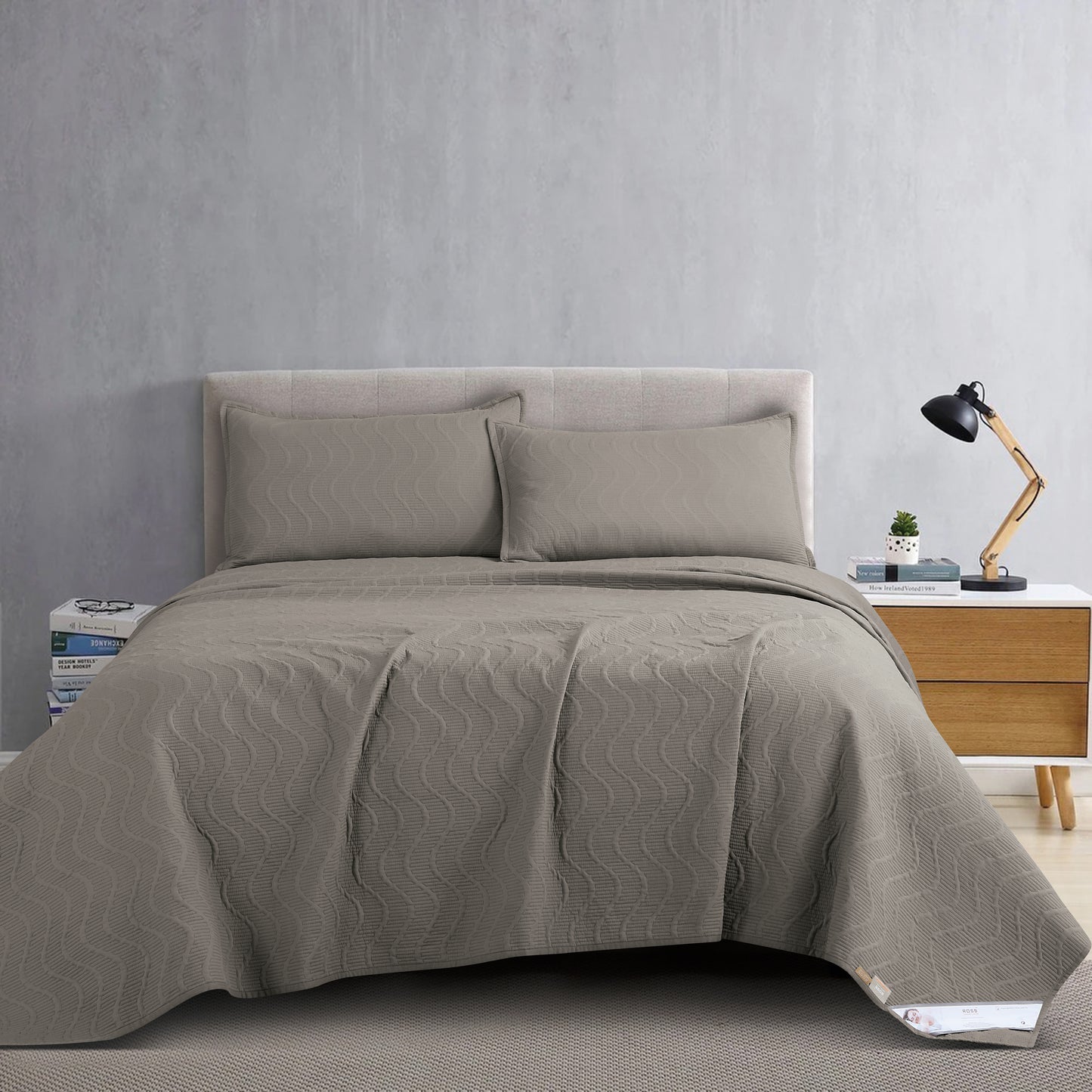 Vesper BedSpread -Double Bed (100x108inches) with two Pillow covers