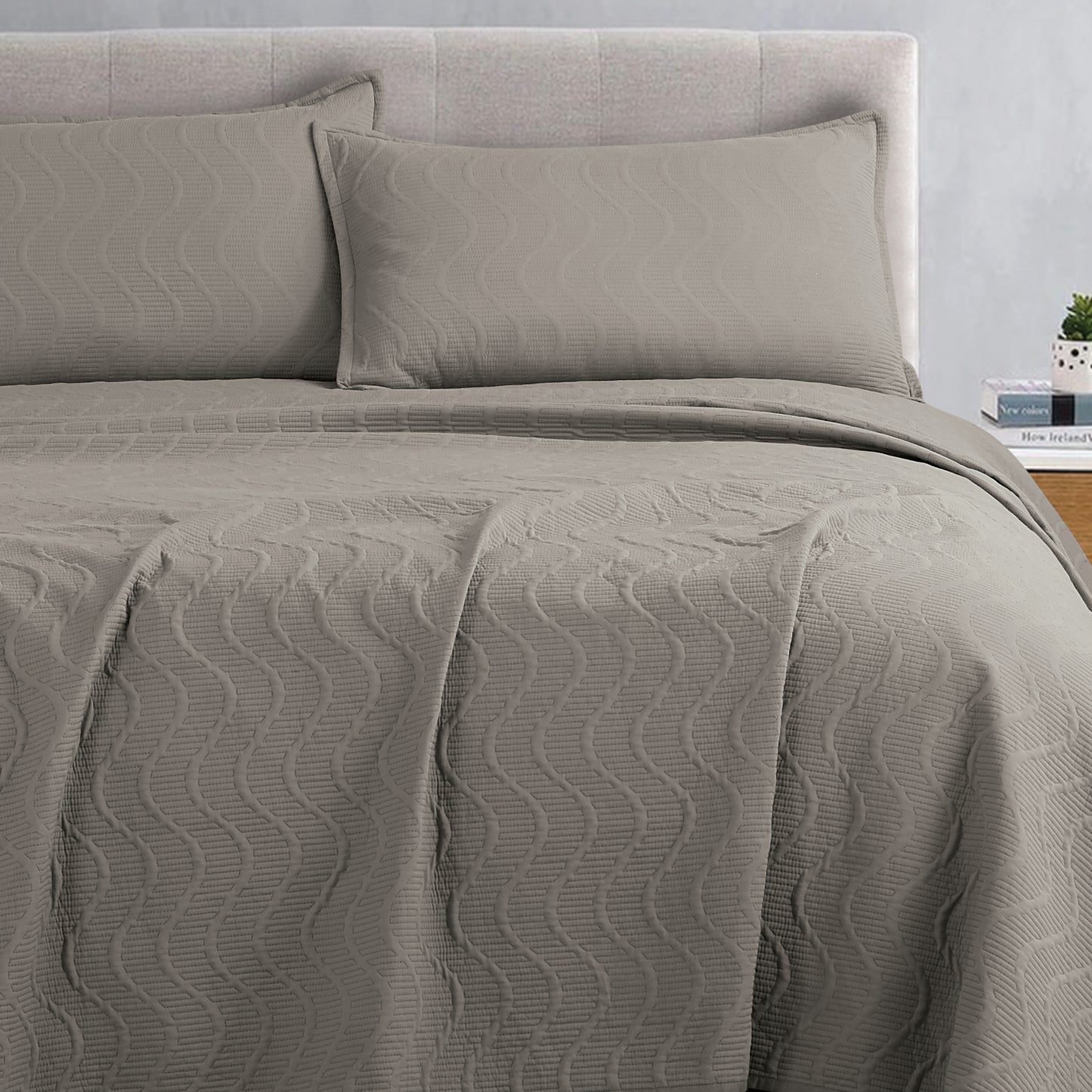 Vesper BedSpread -Double Bed (100x108inches) with two Pillow covers