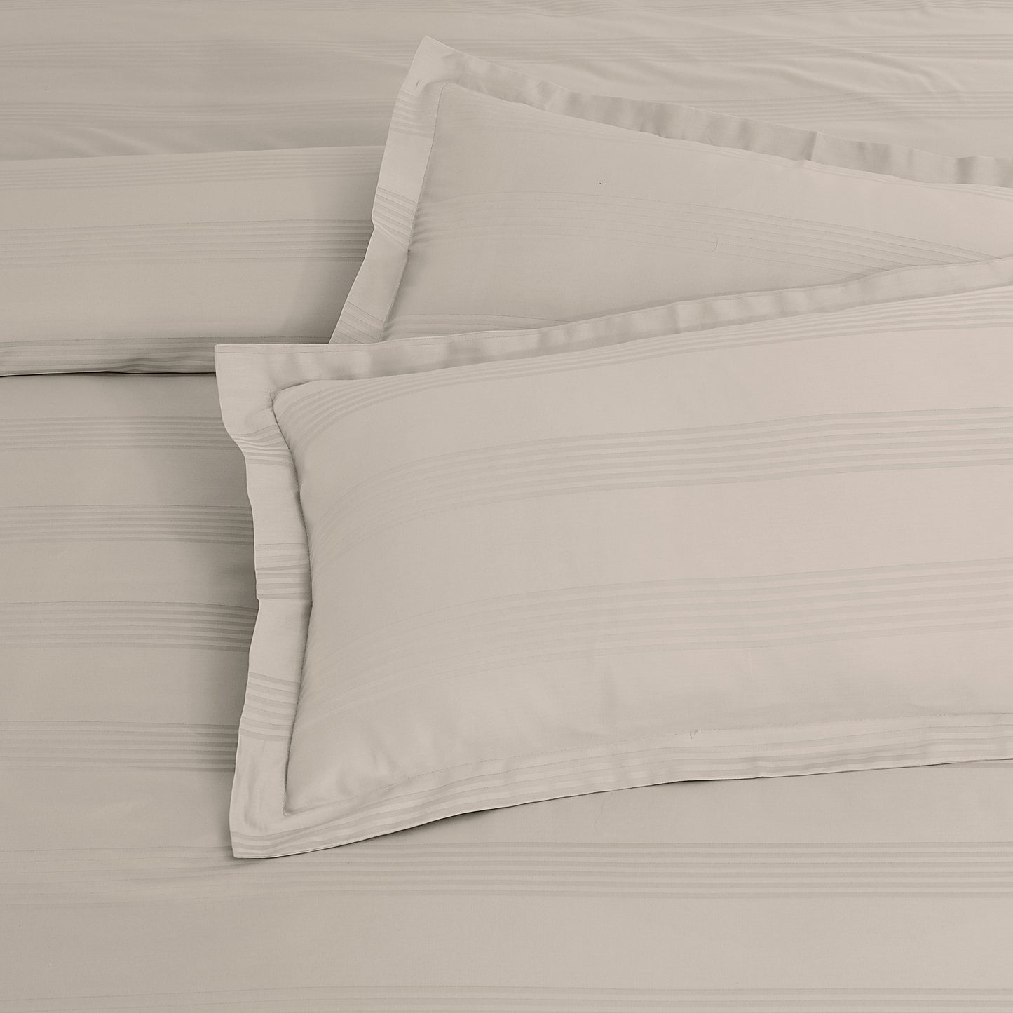 Triumph Bedsheet -King Size (108x108 inches) -400 TC with two Pillow Covers