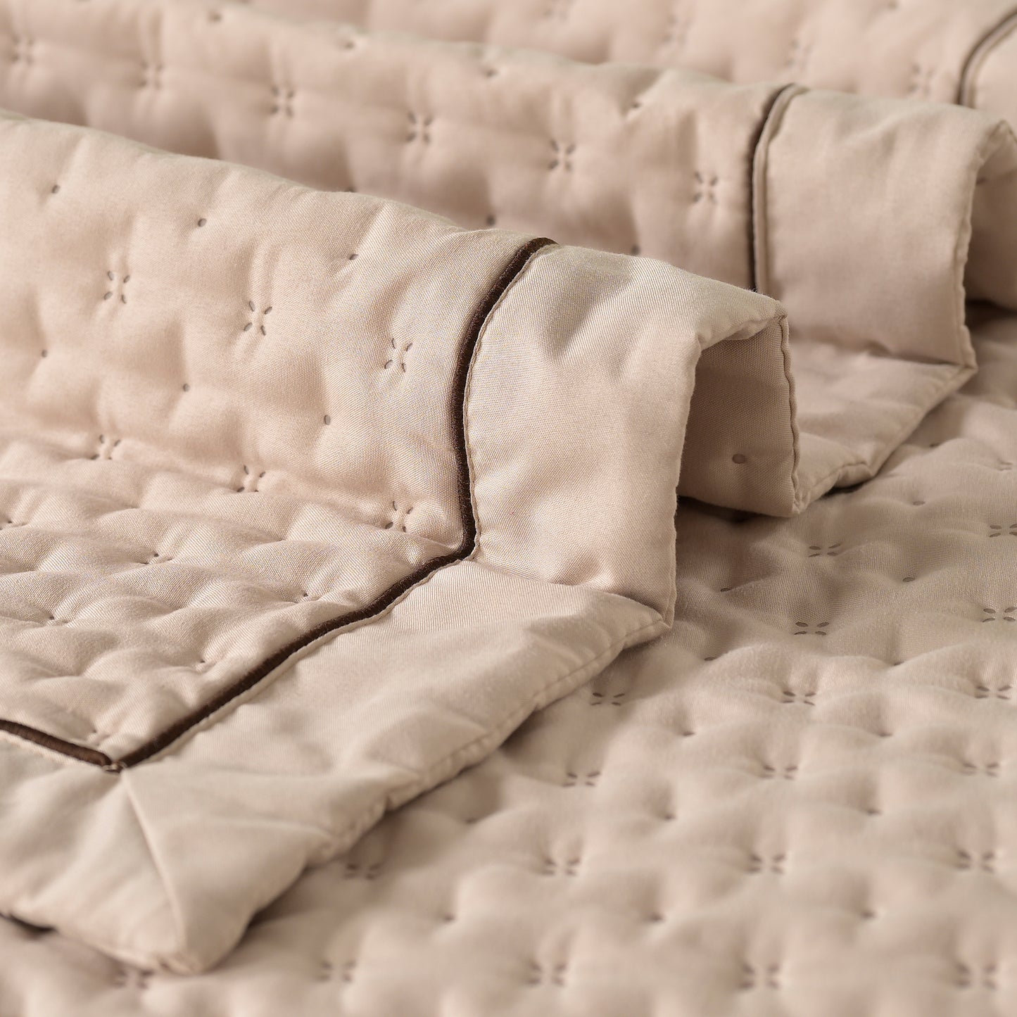 Ballina Comforter - Cotton Feel - Double Bed (90x100 inches)