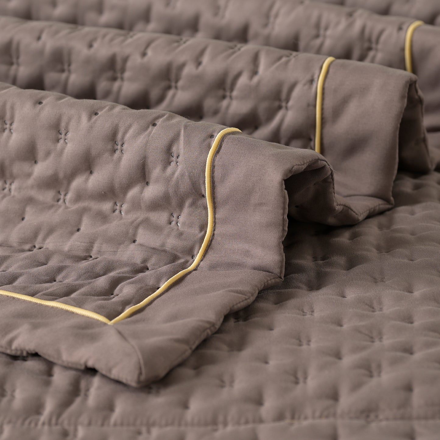 Ballina Comforter - Cotton Feel - Double Bed (90x100 inches)