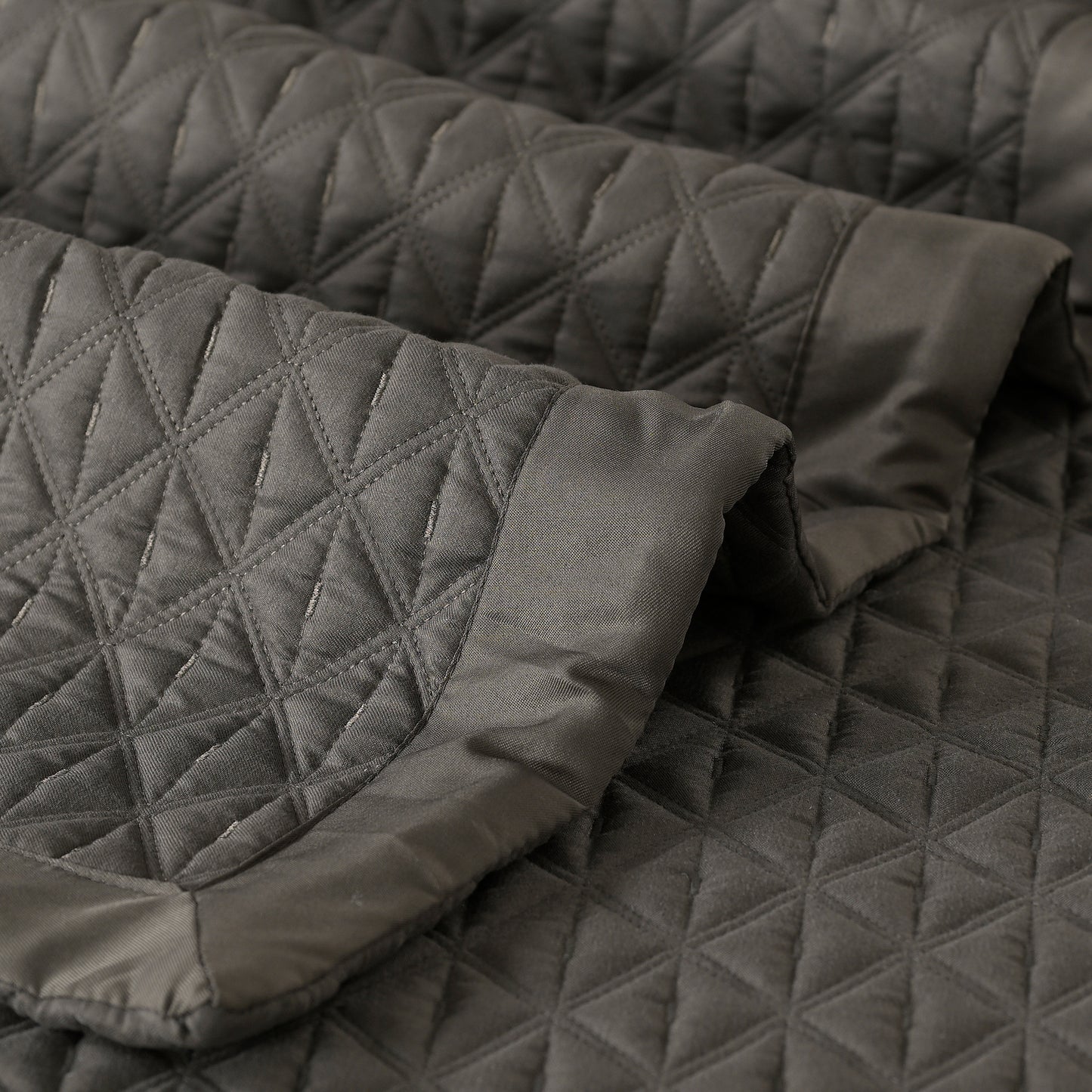 Ember BedSpread -Double Bed (100x108inches) with two Pillow covers