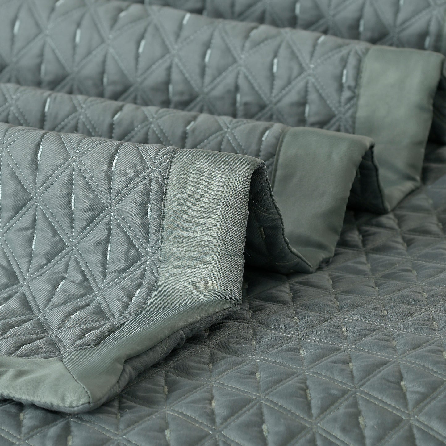 Ember BedSpread -Double Bed (100x108inches) with two Pillow covers