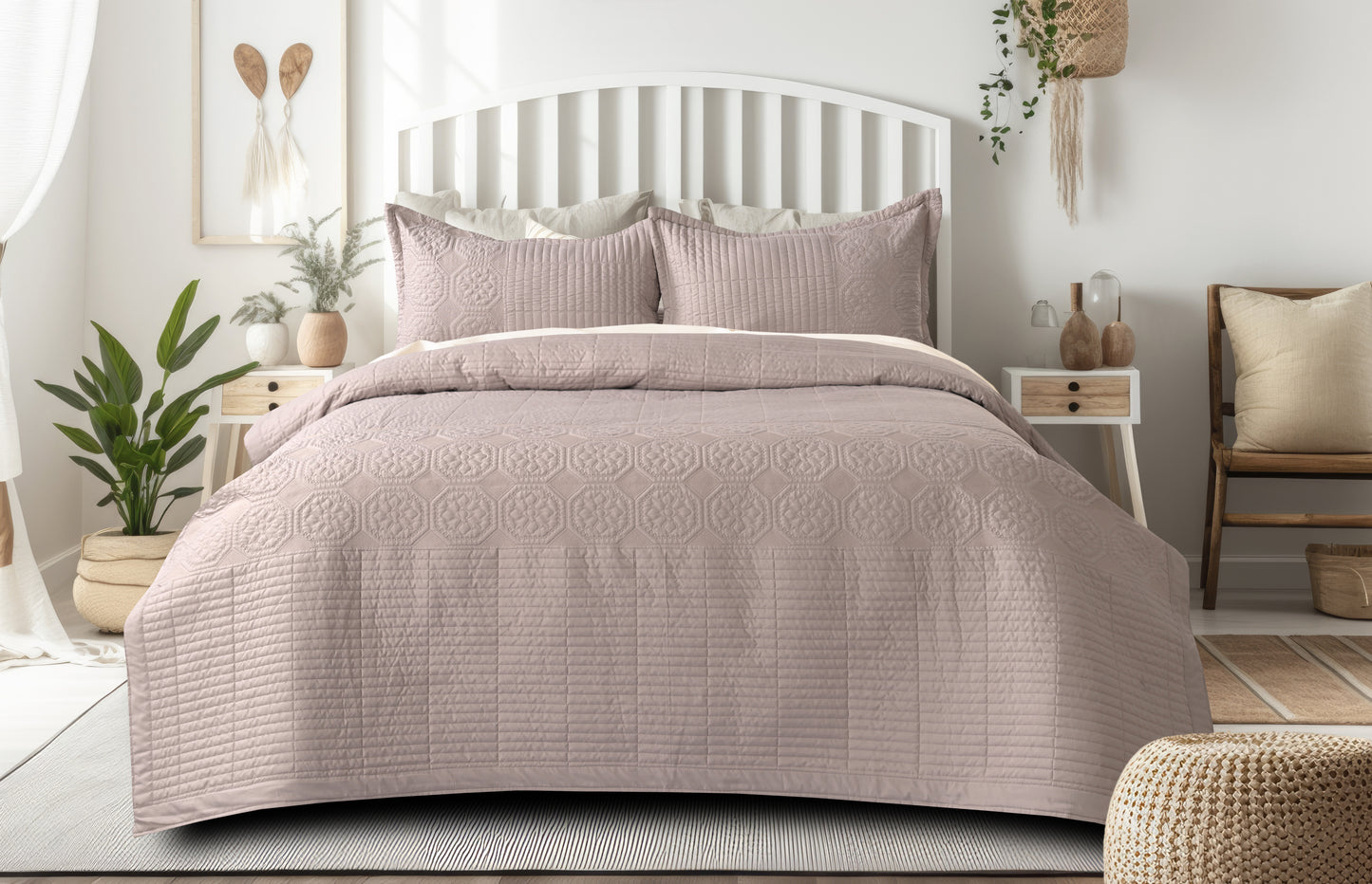 Iconic BedSpread -Double Bed (90x100 inches) with two Pillow covers