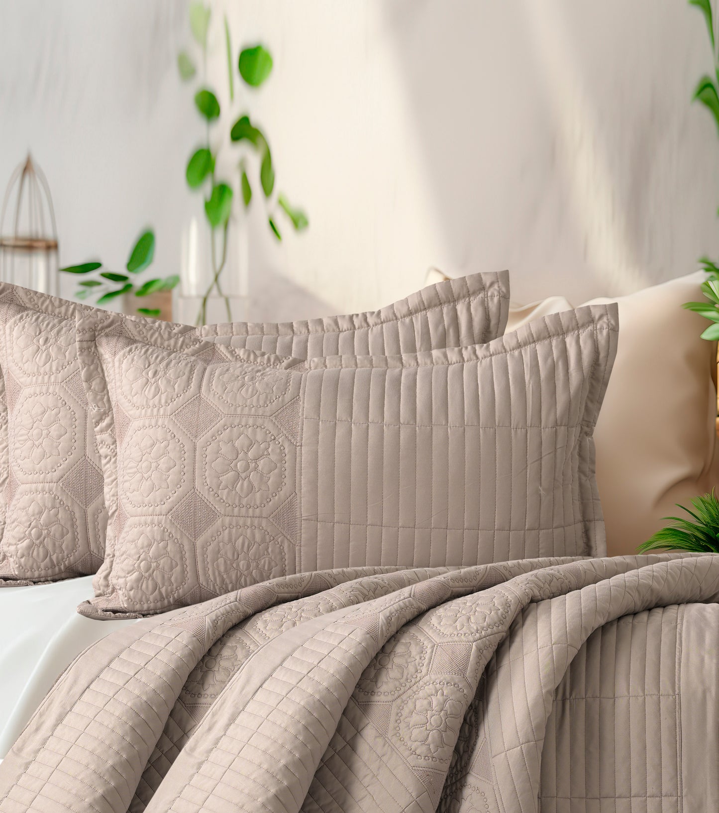 Iconic BedSpread -Double Bed (90x100 inches) with two Pillow covers